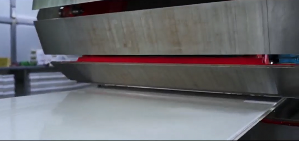 Curing and shearing of PU sandwich panel