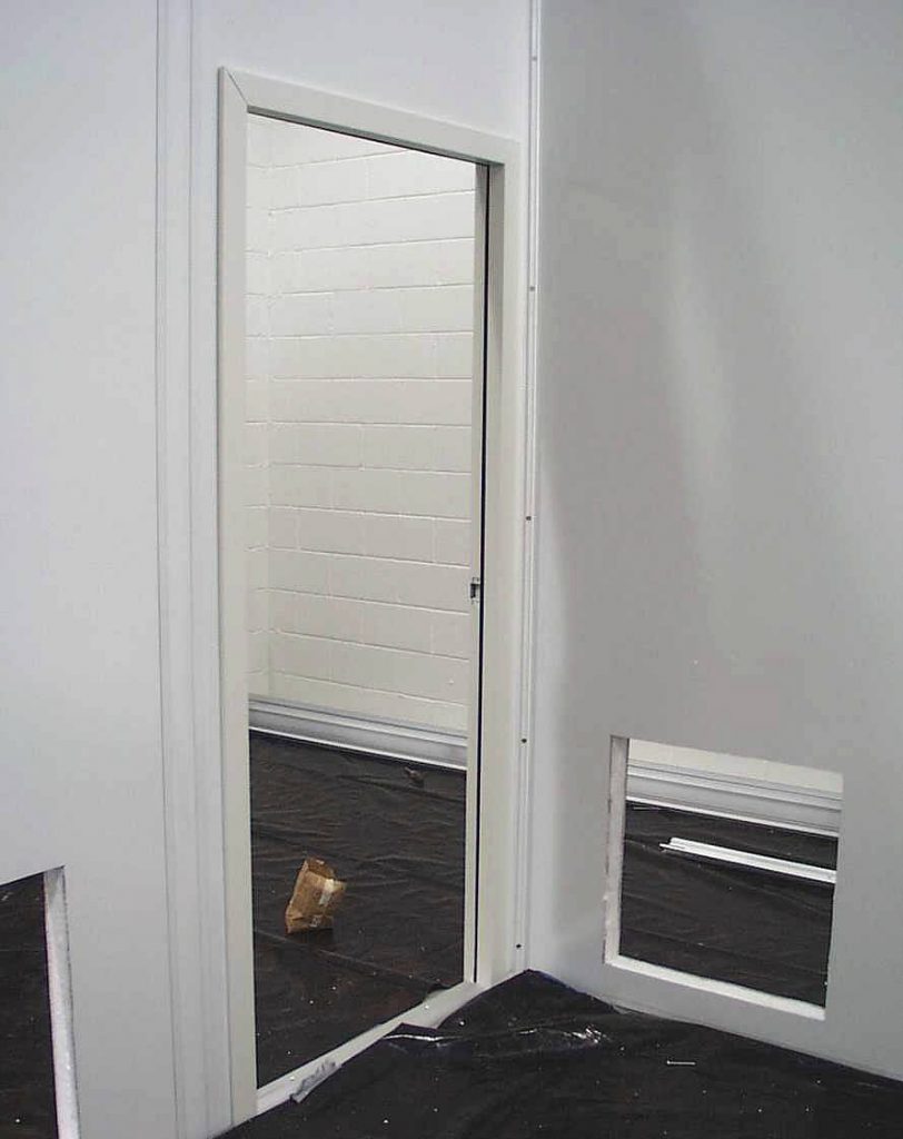 Inside-corner-and-door