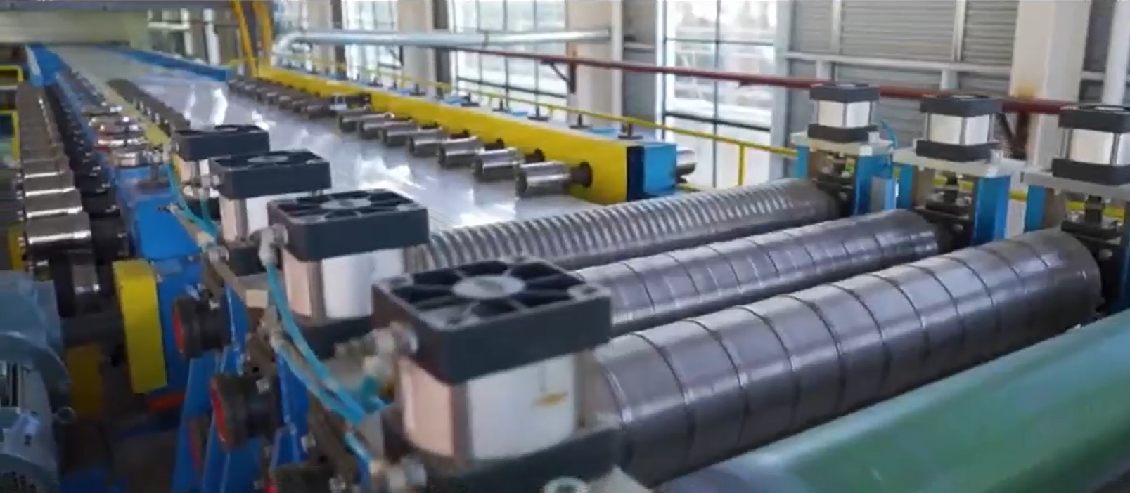 Production process of PU sandwich panel